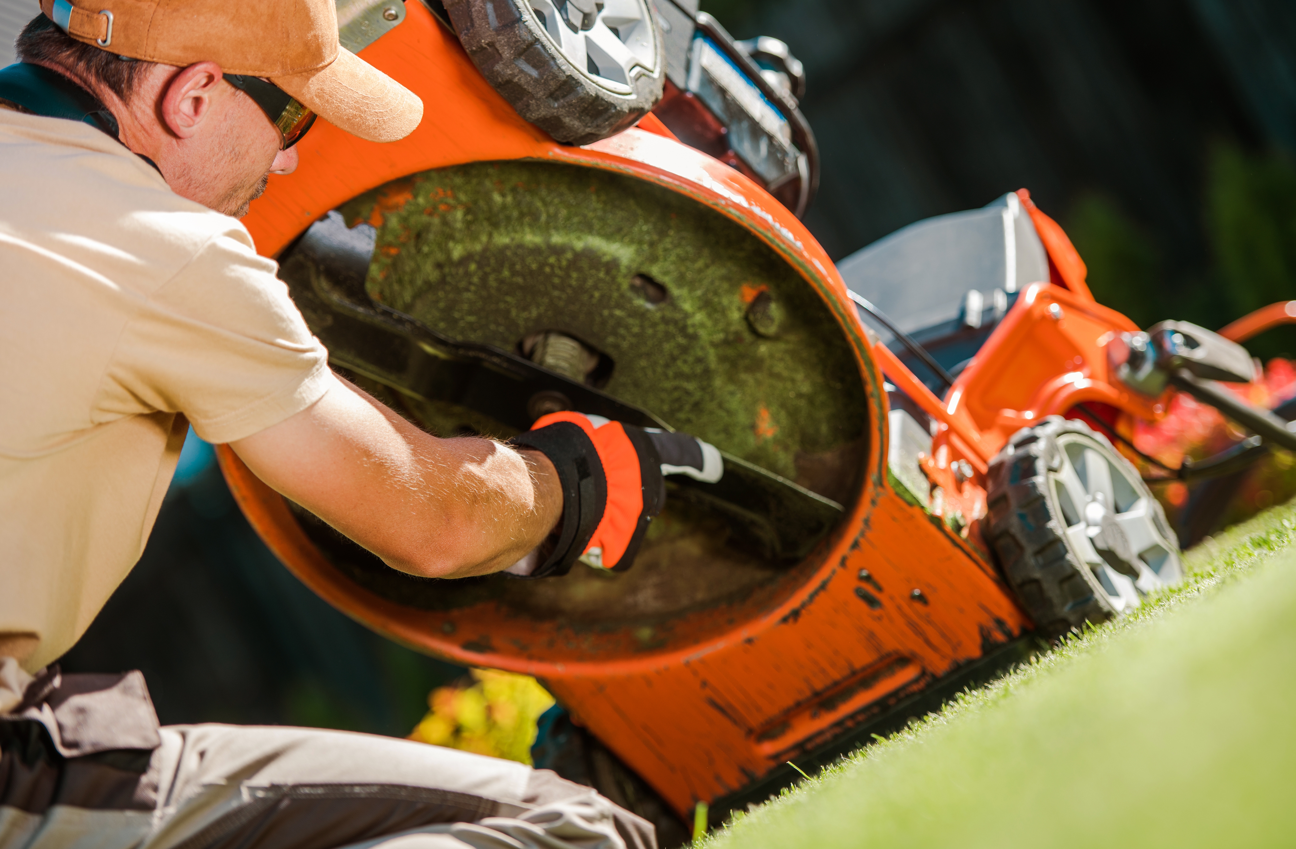 checking-lawn-mower-blades-2021-08-26-23-04-42-utc.jpg